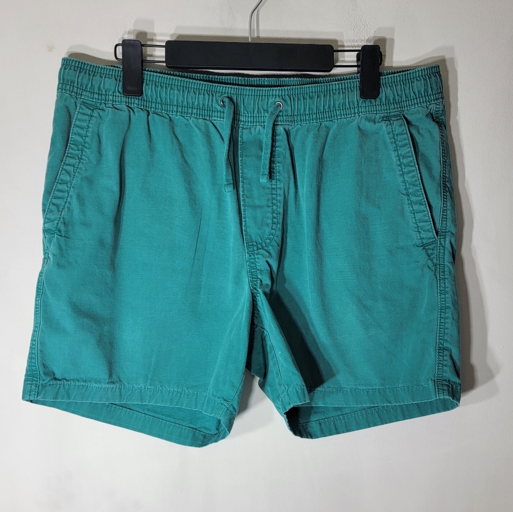4/$25 GAP Khakis Men's Green Shorts Large - Picture 1 of 5